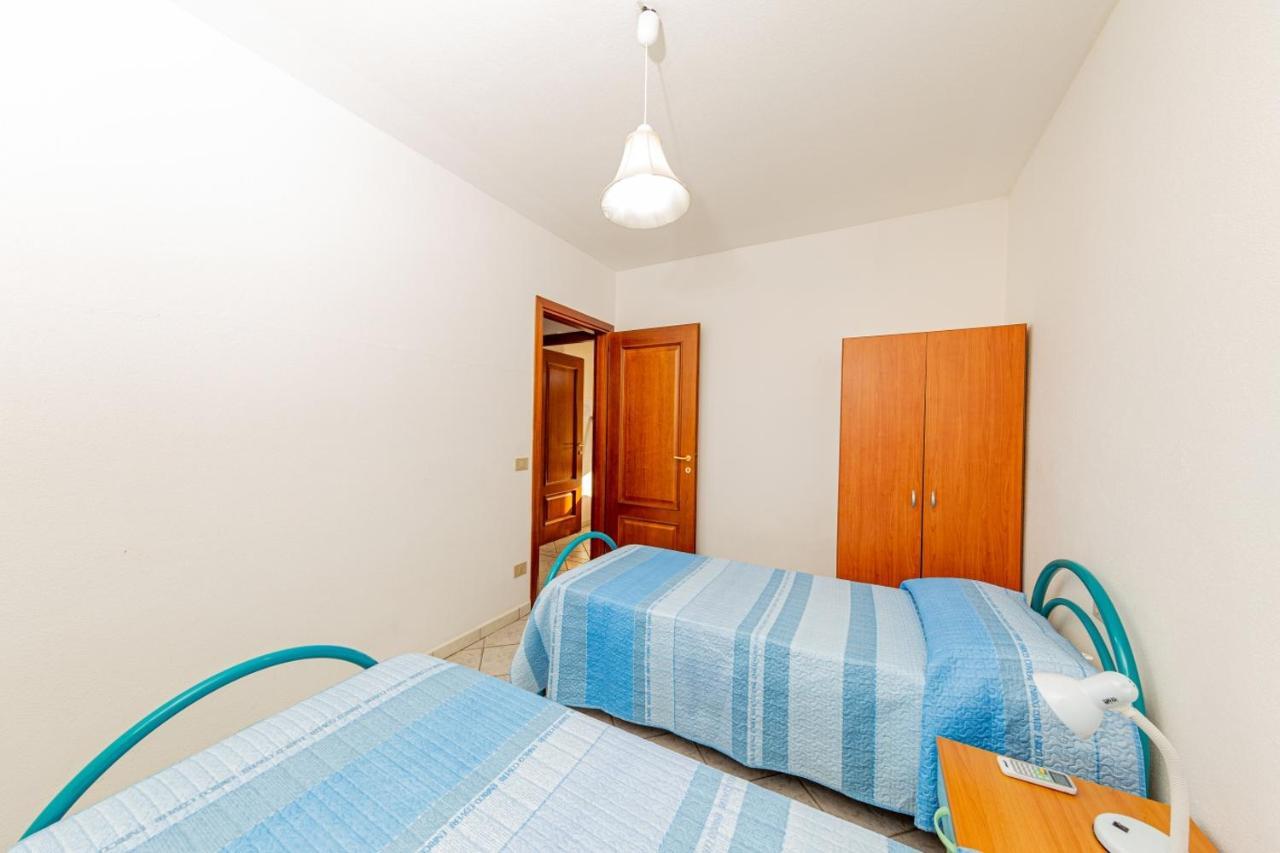 Appartamento Residenziale Trilocale 6 Posti Letto Via Sardegna San Teodoro San Teodoro  Extérieur photo