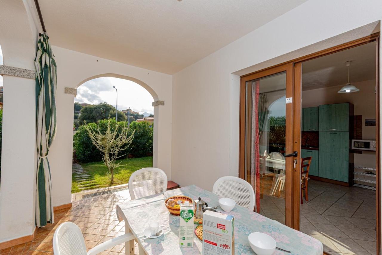 Appartamento Residenziale Trilocale 6 Posti Letto Via Sardegna San Teodoro Extérieur photo